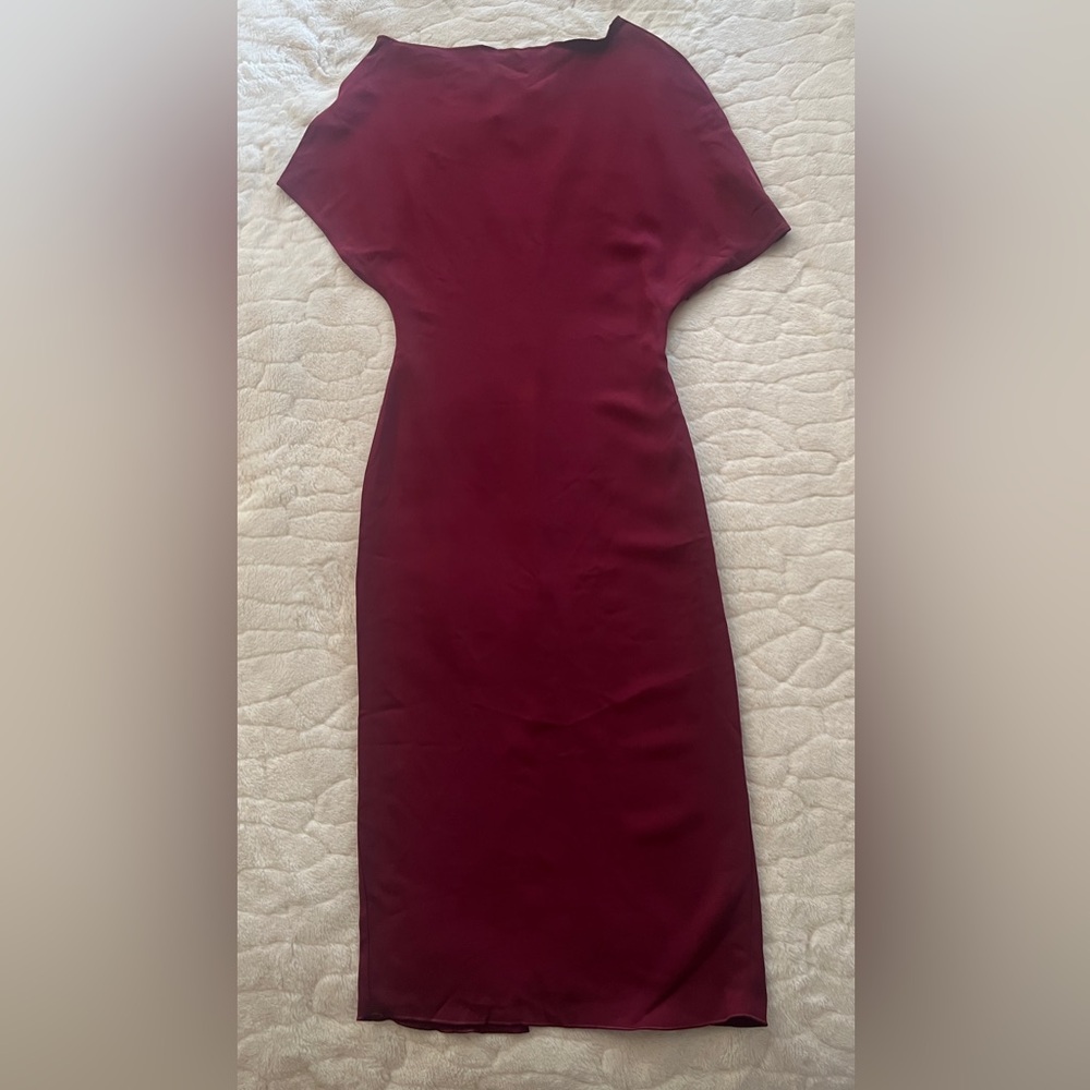 Reiss Bodycon Midi Dress Lux
Burgundy Stretch dress size 0